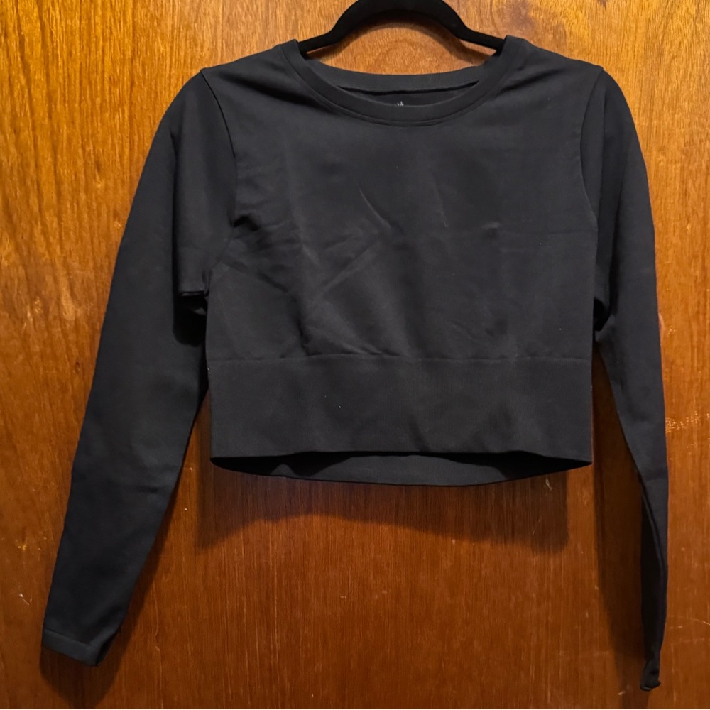 Black Long Sleeve Crop Top